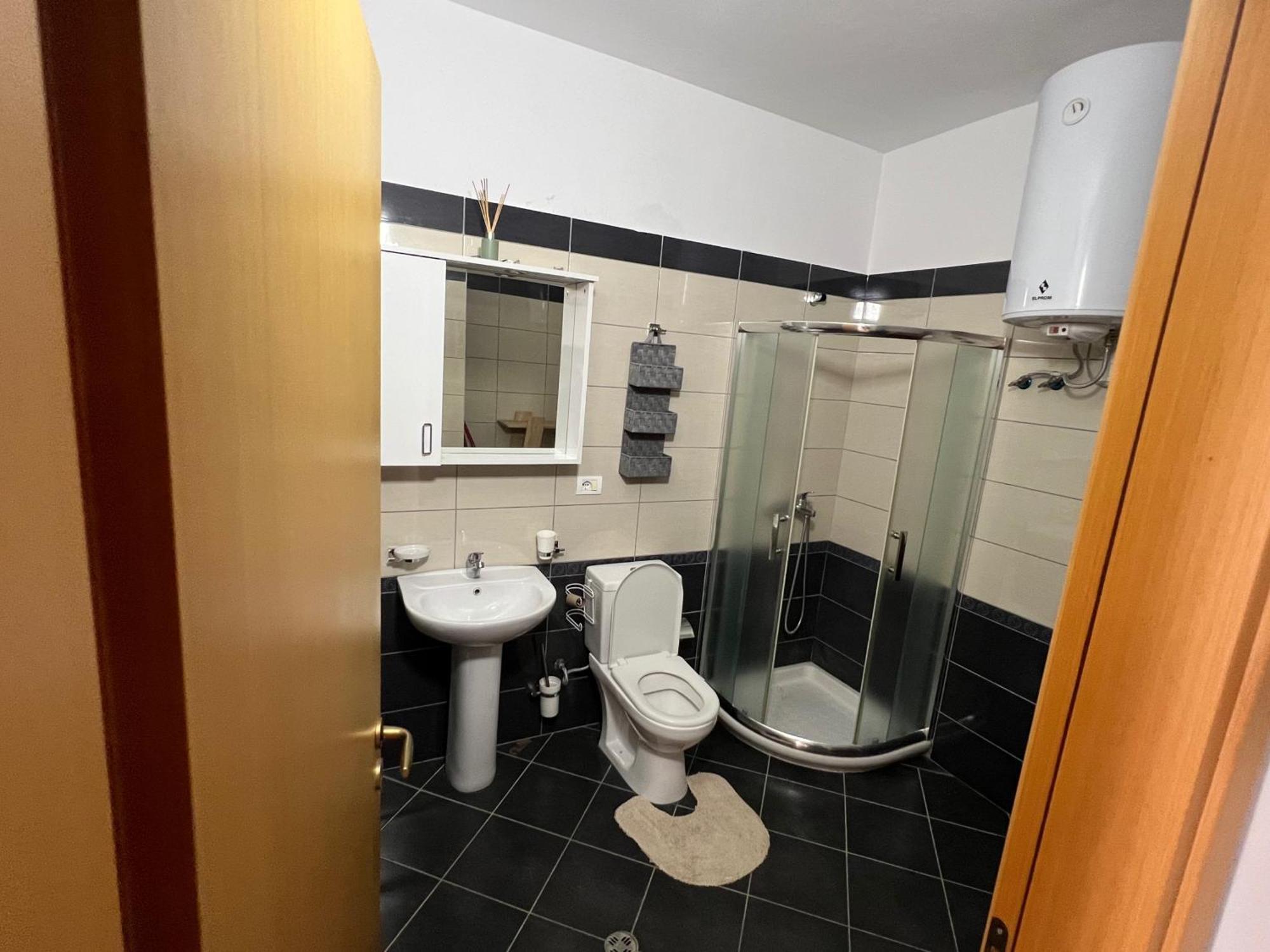 Beautiful 2 Bedroom Flat * Vlorë